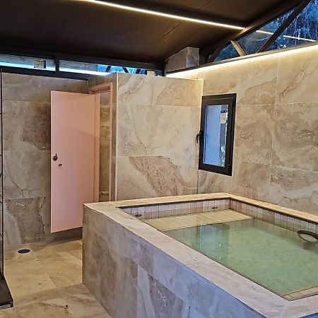 Hearts & Ponies Apartamentos Con Piscinas Privadas Cerca De La Warner Chinchón Dış mekan fotoğraf